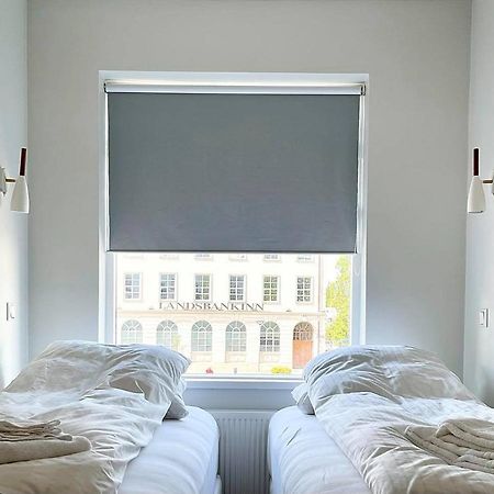 Day Dream Townhall Square Apartments Akureyri Bagian luar foto