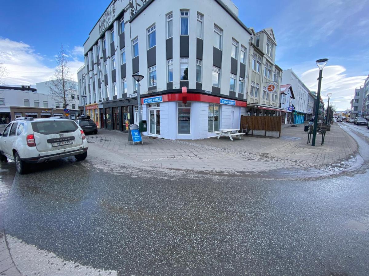 Day Dream Townhall Square Apartments Akureyri Bagian luar foto